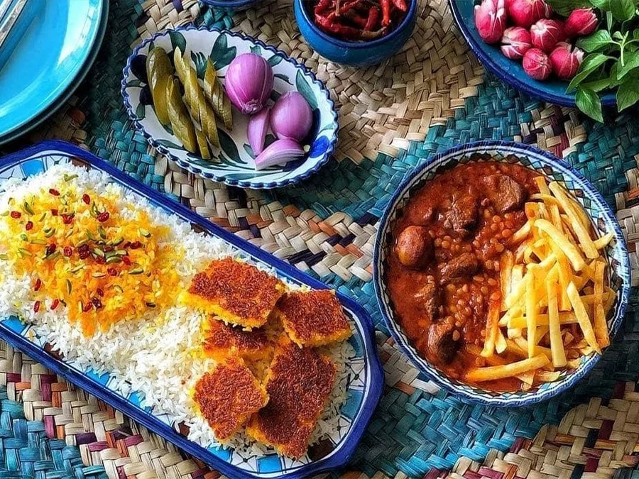 خورش آلو با گوشت و لپه